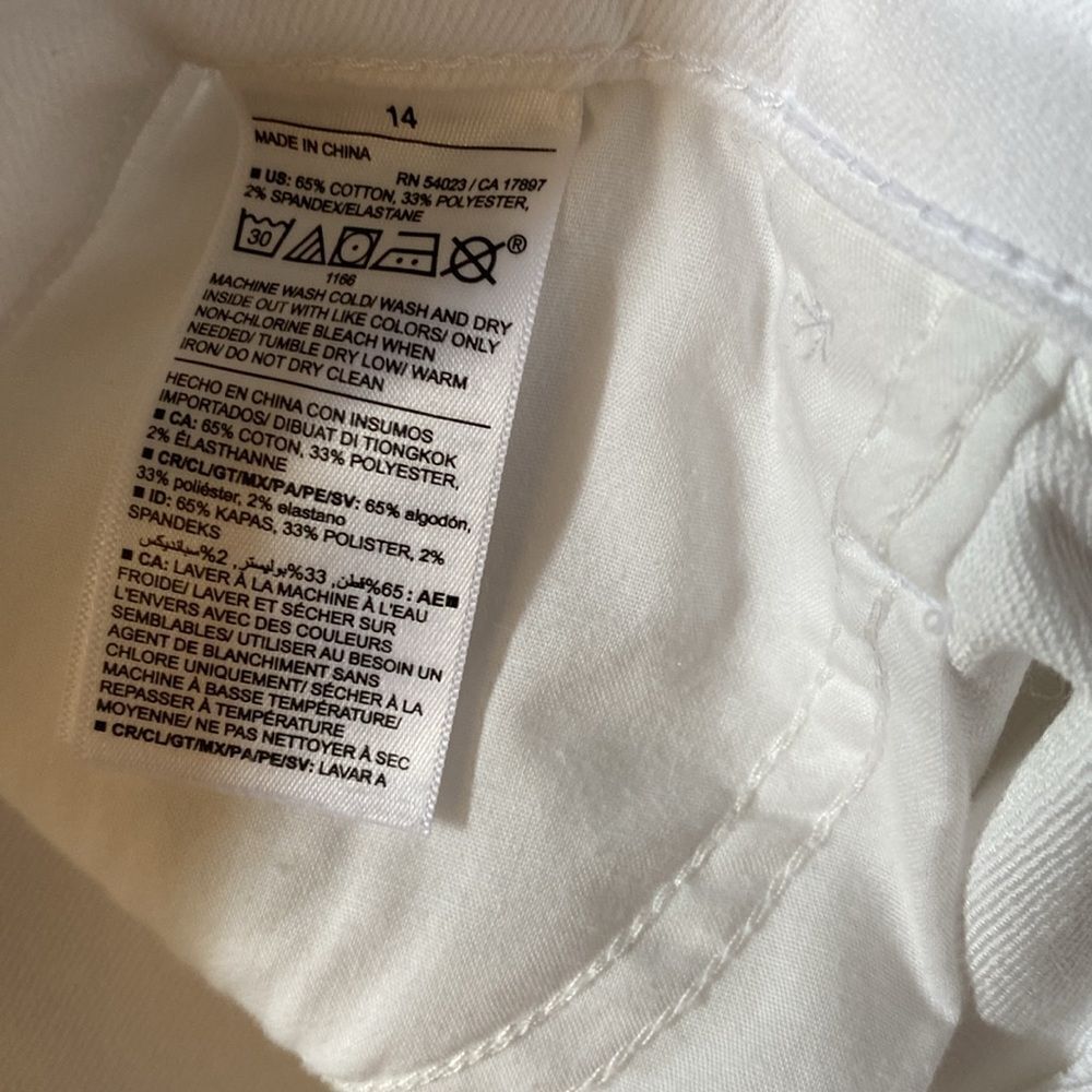 Old Navy White Mid‑Rise Shorts – Size 14 – NWOT - Picture 3 of 6